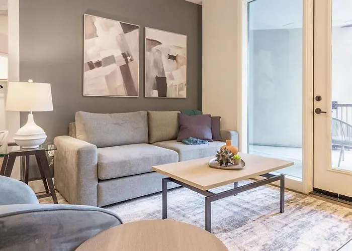 Apartment Landing - Modern With Amazing Amenities *